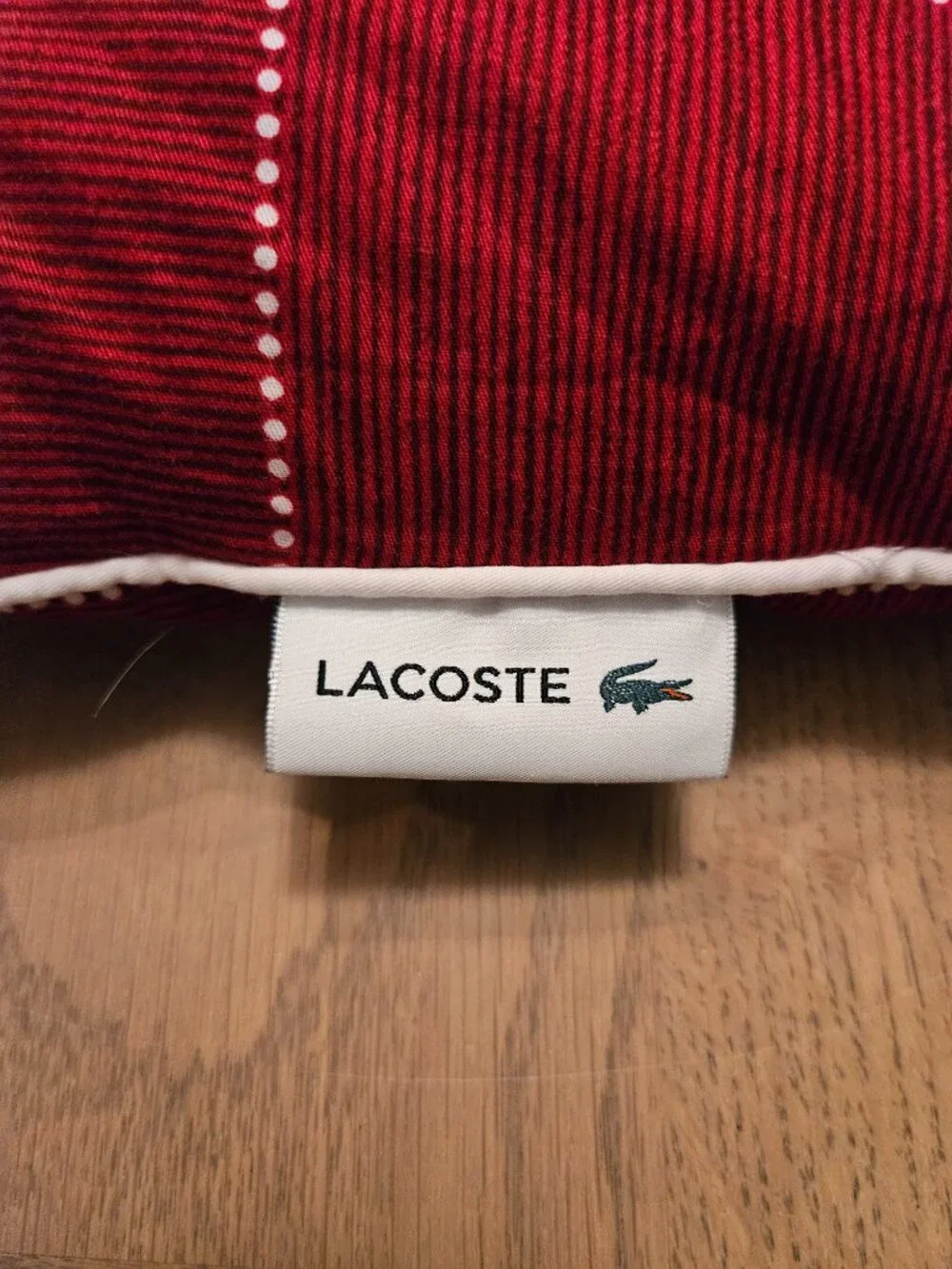 Lacoste 